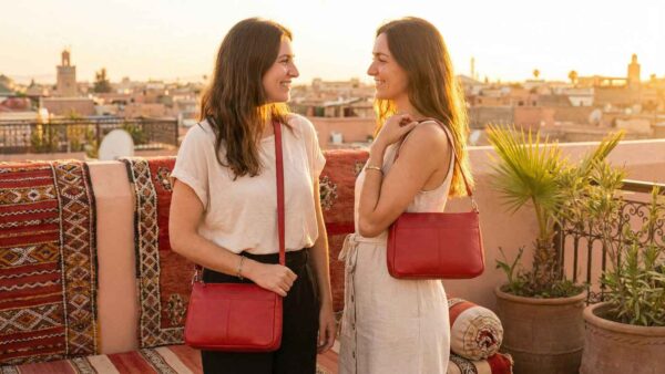 Crossbody vs. Shoulder Bag: Which is Right for You?